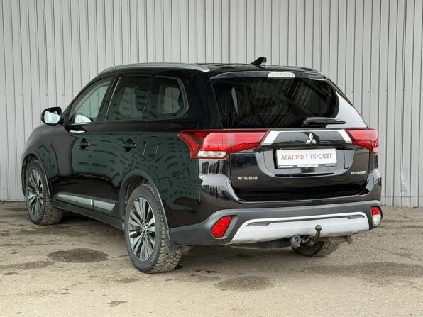 Mitsubishi Outlander III Рестайлинг 2 с пробегом 2018 года, цена 2 100 000 рублей, 156121 км, внедорожник, Автокод Объявления