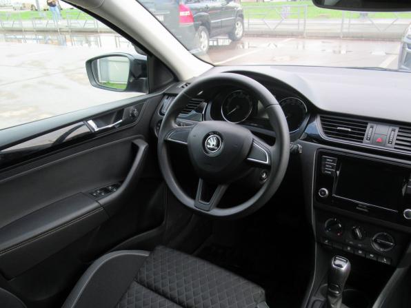 Skoda Rapid I Рестайлинг с пробегом 2018 года, цена 1 470 000 рублей, 81775 км, лифтбек, Автокод Объявления