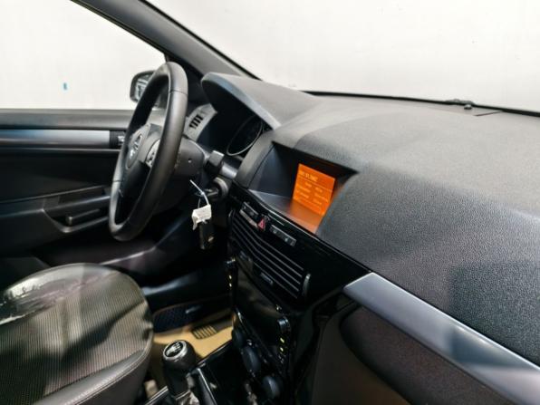 Opel Astra H Рестайлинг с пробегом 2008 года, цена 401 000 рублей, 223933 км, седан, Автокод Объявления