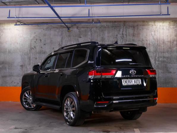 Toyota Land Cruiser 300 Series с пробегом 2021 года, цена 9 699 000 рублей, 100749 км, внедорожник, Автокод Объявления