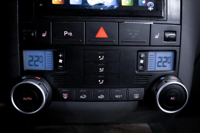Volkswagen Touareg I Рестайлинг с пробегом 2008 года, цена 899 000 рублей, 243000 км, внедорожник, Автокод Объявления