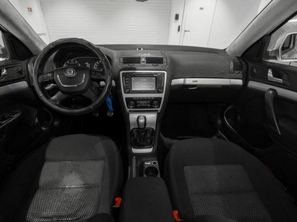 Skoda Octavia II (A5) Рестайлинг с пробегом 2010 года, цена 845 000 рублей, 558878 км, универсал, Автокод Объявления