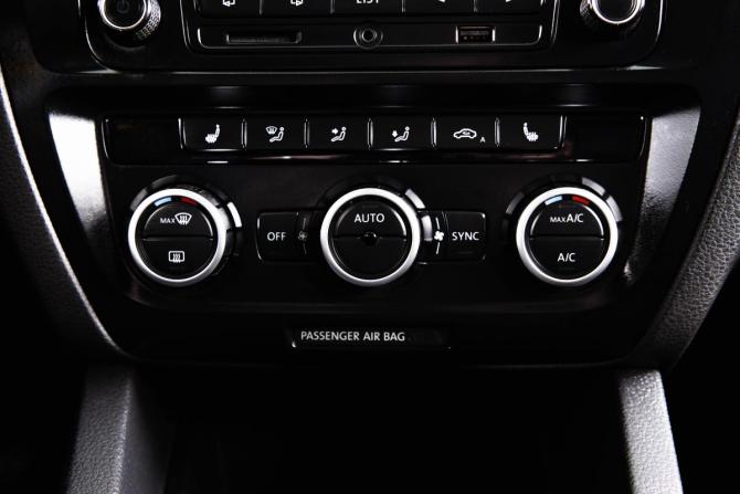 Volkswagen Jetta VI с пробегом 2013 года, цена 949 000 рублей, 253133 км, седан, Автокод Объявления