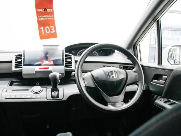 Honda Freed I с пробегом 2010 года, цена 949 000 рублей, 107894 км, компактвэн, Автокод Объявления