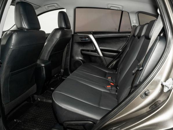 Toyota RAV4 IV (XA40) Рестайлинг с пробегом 2017 года, цена 2 895 000 рублей, 112705 км, внедорожник, Автокод Объявления