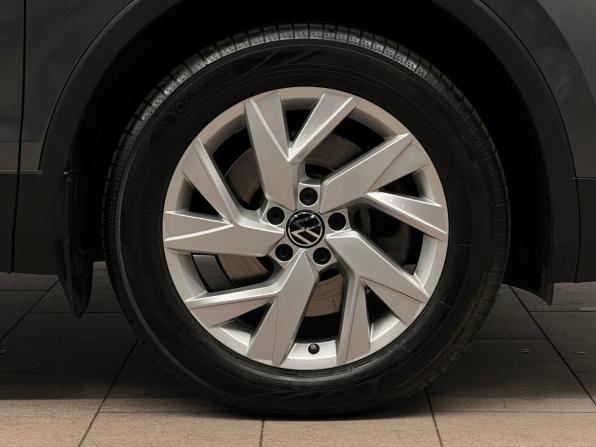 Volkswagen Tiguan II Рестайлинг с пробегом 2021 года, цена 3 747 000 рублей, 46639 км, внедорожник, Автокод Объявления