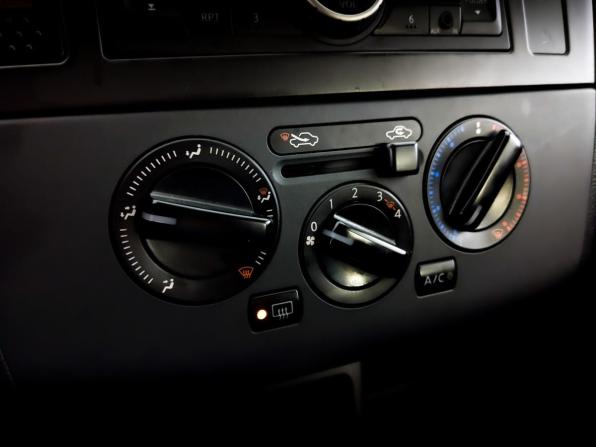 Nissan Tiida I Рестайлинг с пробегом 2013 года, цена 975 000 рублей, 85346 км, хэтчбек, Автокод Объявления