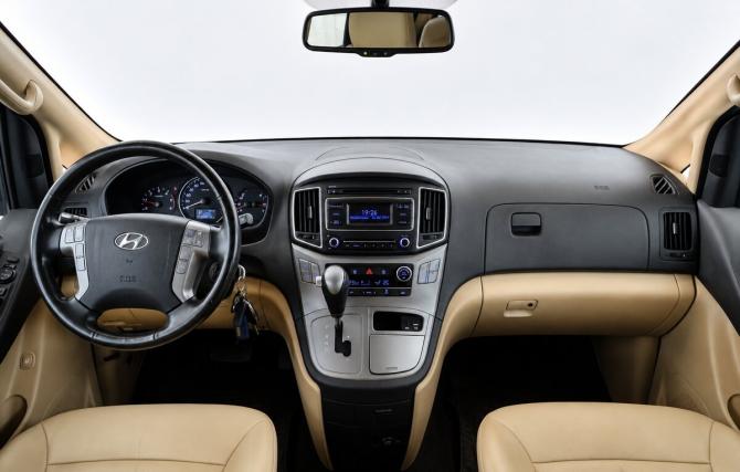 Hyundai H-1 II Рестайлинг 2 с пробегом 2021 года, цена 3 230 000 рублей, 138273 км, минивэн, Автокод Объявления