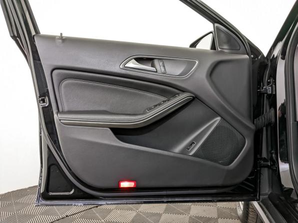Mercedes-Benz GLA I (X156) Рестайлинг с пробегом 2019 года, цена 2 390 000 рублей, 91530 км, внедорожник, Автокод Объявления