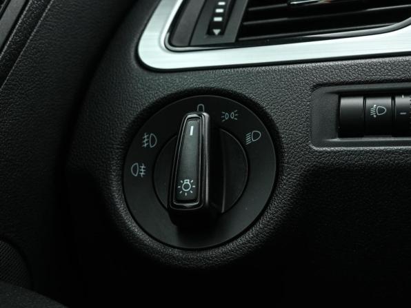 Skoda Rapid I Рестайлинг с пробегом 2019 года, цена 1 409 000 рублей, 88781 км, лифтбек, Автокод Объявления