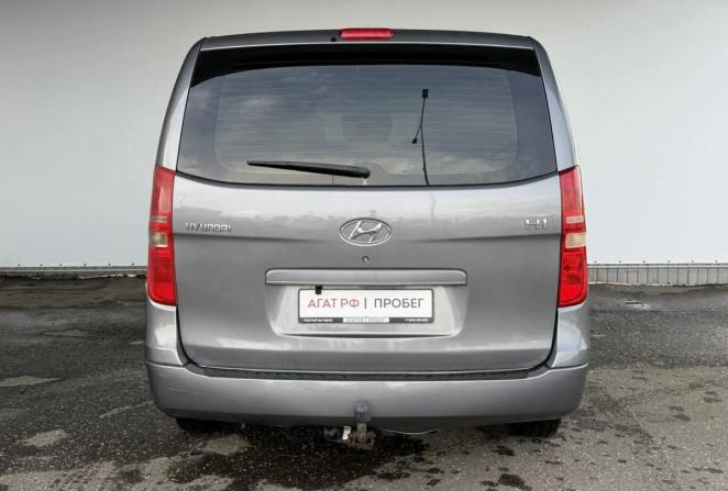 Hyundai H-1 II с пробегом 2010 года, цена 1 160 000 рублей, 262081 км, минивэн, Автокод Объявления