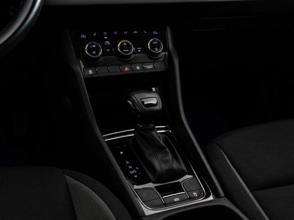 Skoda Karoq I с пробегом 2021 года, цена 2 399 000 рублей, 35521 км, внедорожник, Автокод Объявления