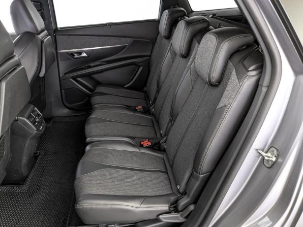 Peugeot 5008 II с пробегом 2018 года, цена 1 999 000 рублей, 88974 км, внедорожник, Автокод Объявления
