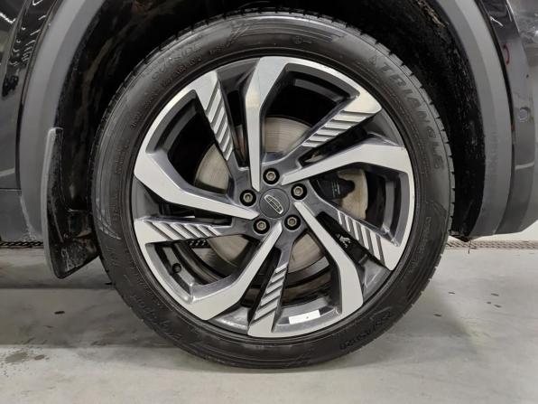 Geely Monjaro I с пробегом 2023 года, цена 2 730 000 рублей, 121046 км, внедорожник, Автокод Объявления