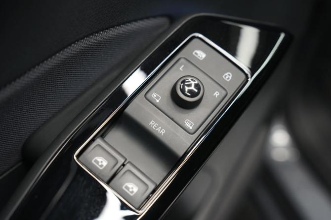Volkswagen ID.3 I с пробегом 2023 года, цена 3 444 000 рублей, 18500 км, хэтчбек, Автокод Объявления