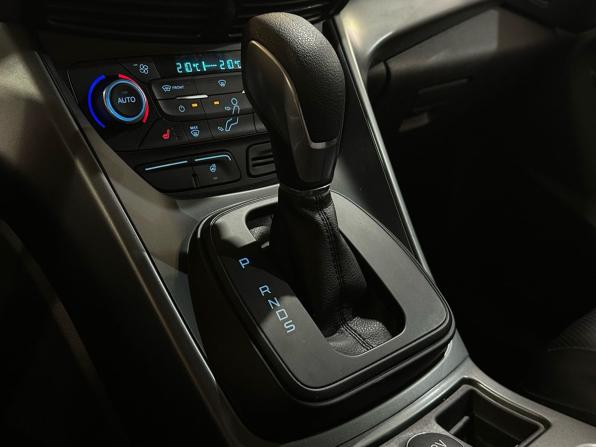 Ford Kuga II Рестайлинг с пробегом 2017 года, цена 1 590 000 рублей, 117268 км, внедорожник, Автокод Объявления