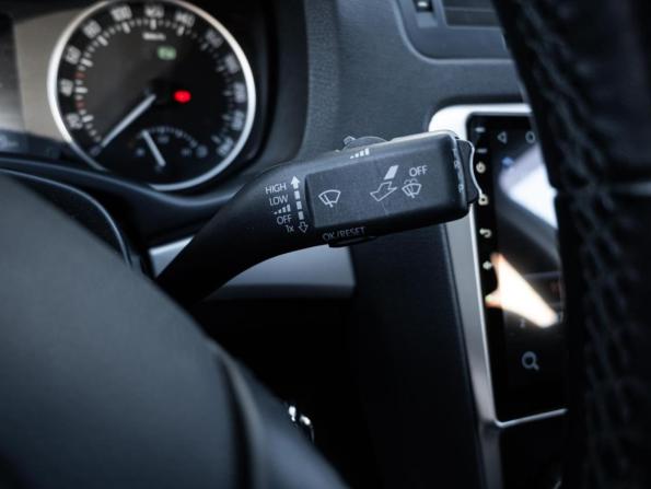 Skoda Octavia II (A5) Рестайлинг с пробегом 2011 года, цена 949 000 рублей, 162349 км, лифтбек, Автокод Объявления
