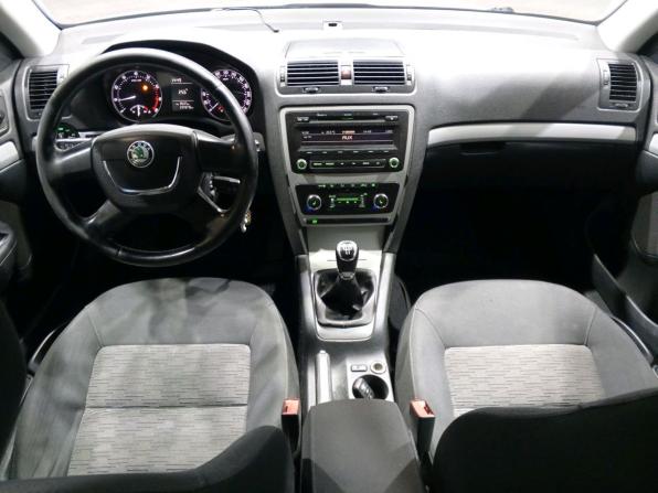 Skoda Octavia II (A5) Рестайлинг с пробегом 2012 года, цена 900 000 рублей, 234878 км, лифтбек, Автокод Объявления
