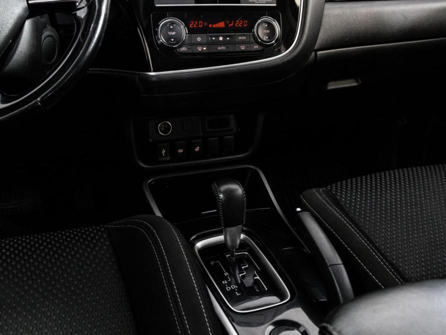 Mitsubishi Outlander III Рестайлинг 3 Санкт-Петербург  - изображение 11
