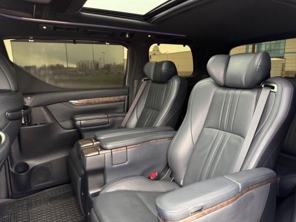 Toyota Alphard III Рестайлинг с пробегом 2018 года, цена 4 500 000 рублей, 148175 км, минивэн, Автокод Объявления