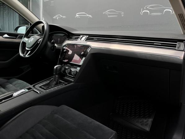 Volkswagen Passat B8 с пробегом 2019 года, цена 2 497 500 рублей, 55982 км, седан, Автокод Объявления
