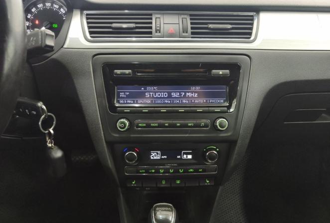 Skoda Rapid I с пробегом 2015 года, цена 829 500 рублей, 204724 км, лифтбек, Автокод Объявления