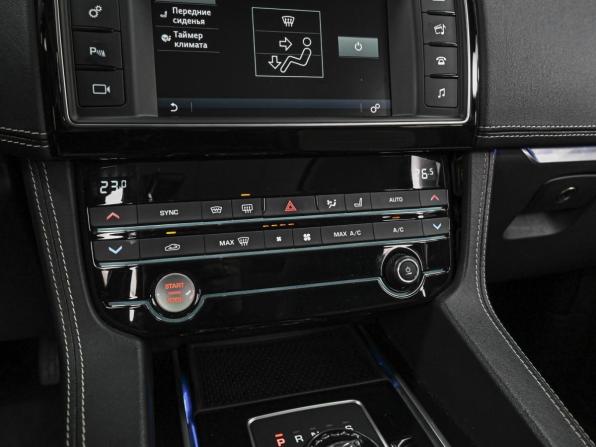 Jaguar F-Pace I с пробегом 2017 года, цена 2 949 000 рублей, 84209 км, внедорожник, Автокод Объявления