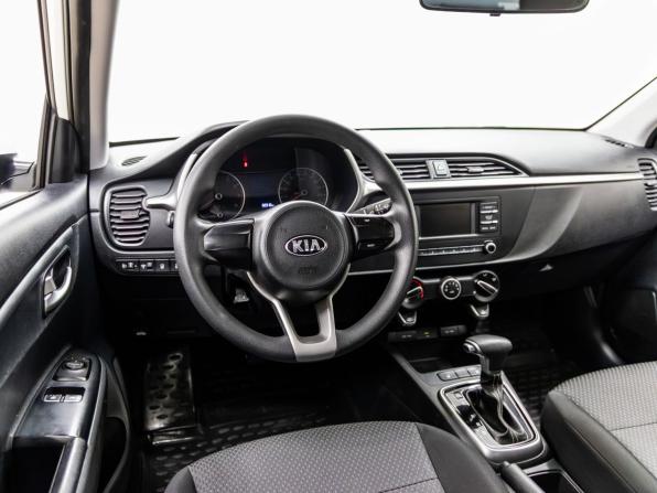 Kia Rio IV Рестайлинг с пробегом 2021 года, цена 1 638 000 рублей, 82310 км, седан, Автокод Объявления