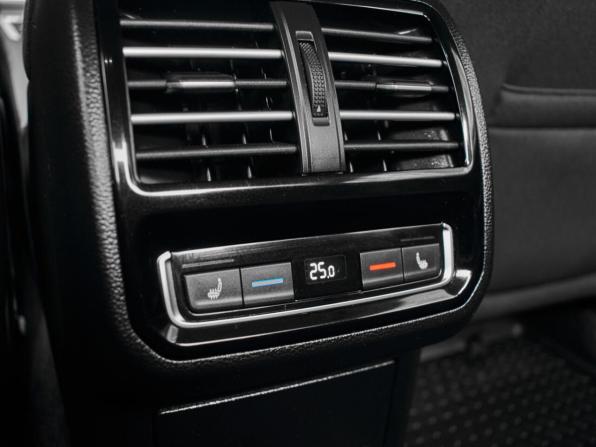 Volkswagen Passat B8 с пробегом 2015 года, цена 1 710 000 рублей, 143568 км, седан, Автокод Объявления