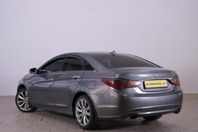 Hyundai Sonata VI (YF) с пробегом 2010 года, цена 989 000 рублей, 220000 км, седан, Автокод Объявления