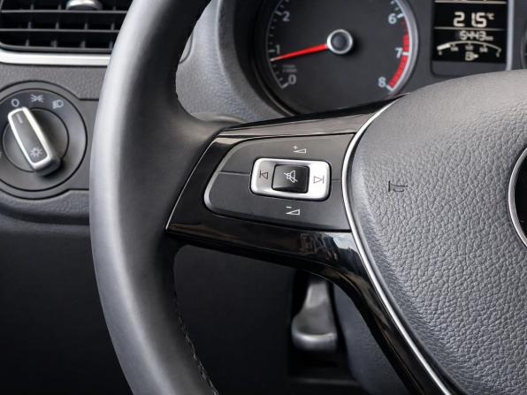 Volkswagen Polo V Рестайлинг с пробегом 2016 года, цена 1 257 000 рублей, 85443 км, седан, Автокод Объявления