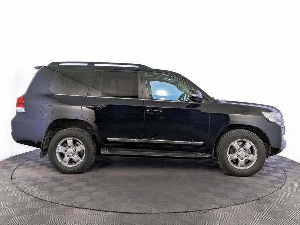Toyota Land Cruiser 200 Series Рестайлинг 2 с пробегом 2017 года, цена 5 050 000 рублей, 300506 км, внедорожник, Автокод Объявления