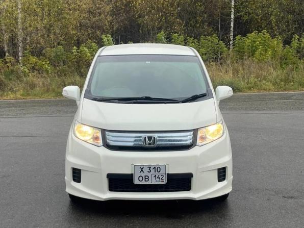 Honda Freed I Рестайлинг с пробегом 2012 года, цена 967 000 рублей, 140000 км, компактвэн, Автокод Объявления