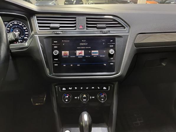 Volkswagen Tiguan II с пробегом 2018 года, цена 2 290 000 рублей, 216000 км, внедорожник, Автокод Объявления