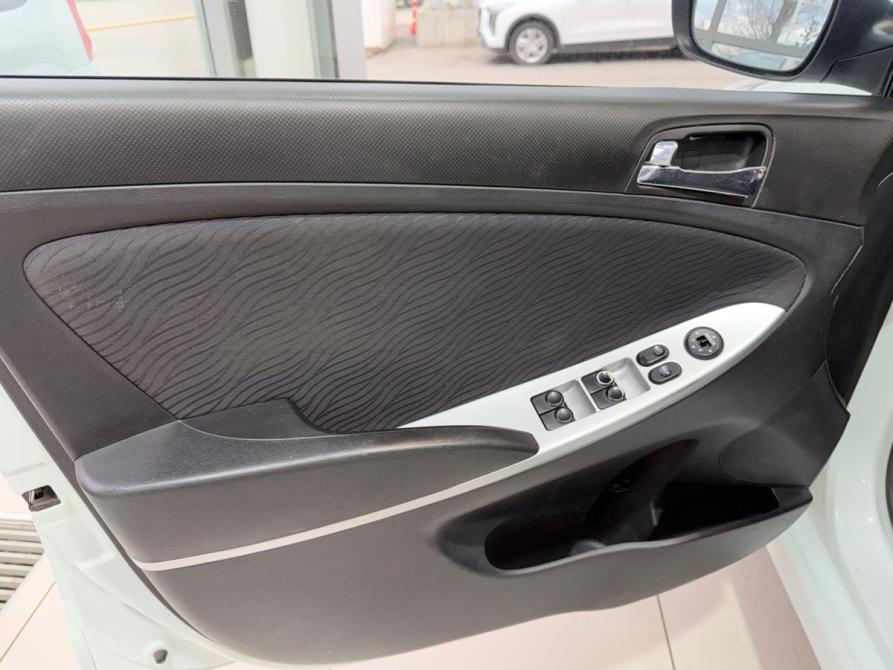 Hyundai Solaris I Таганрог  - изображение 10