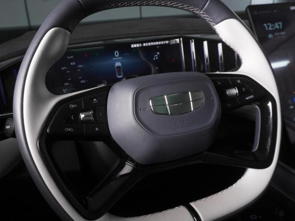 Geely Boyue L II с пробегом 2025 года, цена 2 960 000 рублей, 11849 км, внедорожник, Автокод Объявления