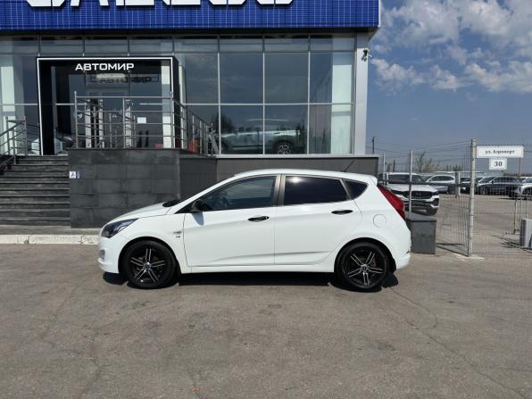 Hyundai Solaris I Рестайлинг с пробегом 2015 года, цена 940 000 рублей, 150871 км, хэтчбек, Автокод Объявления