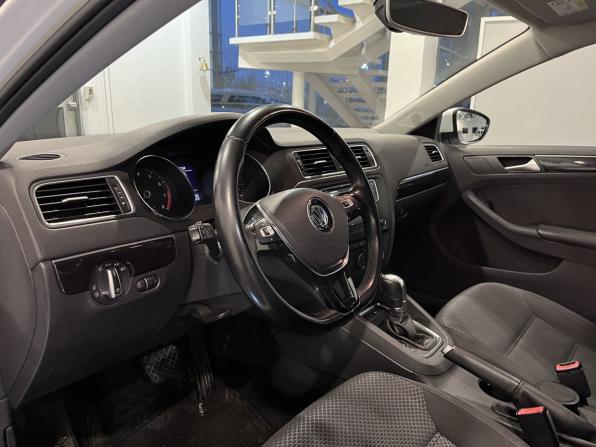 Volkswagen Jetta VI Рестайлинг с пробегом 2018 года, цена 1 470 000 рублей, 101271 км, седан, Автокод Объявления