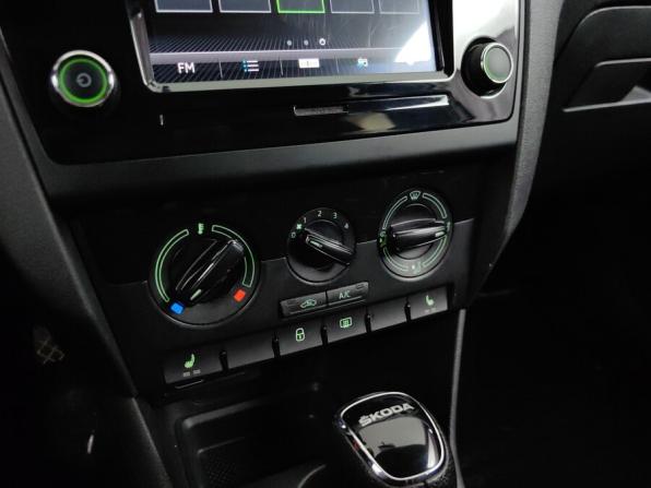 Skoda Rapid I Рестайлинг с пробегом 2019 года, цена 1 378 000 рублей, 103350 км, лифтбек, Автокод Объявления