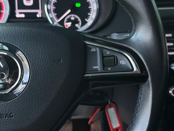 Skoda Octavia III (A7) Рестайлинг с пробегом 2020 года, цена 2 190 000 рублей, 85997 км, лифтбек, Автокод Объявления
