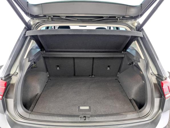 Volkswagen Tiguan II Рестайлинг с пробегом 2021 года, цена 3 650 000 рублей, 62212 км, внедорожник, Автокод Объявления