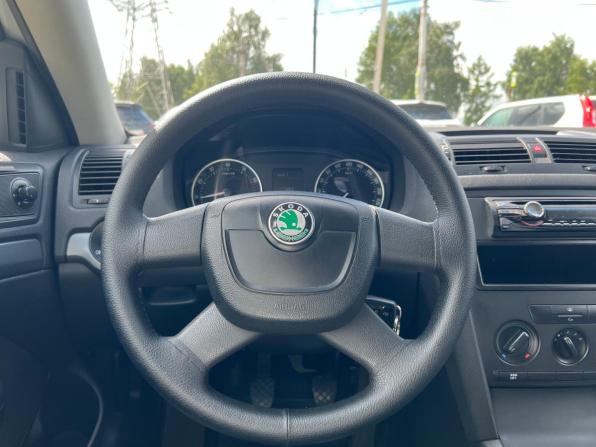 Skoda Octavia II (A5) Рестайлинг с пробегом 2011 года, цена 575 000 рублей, 250566 км, лифтбек, Автокод Объявления