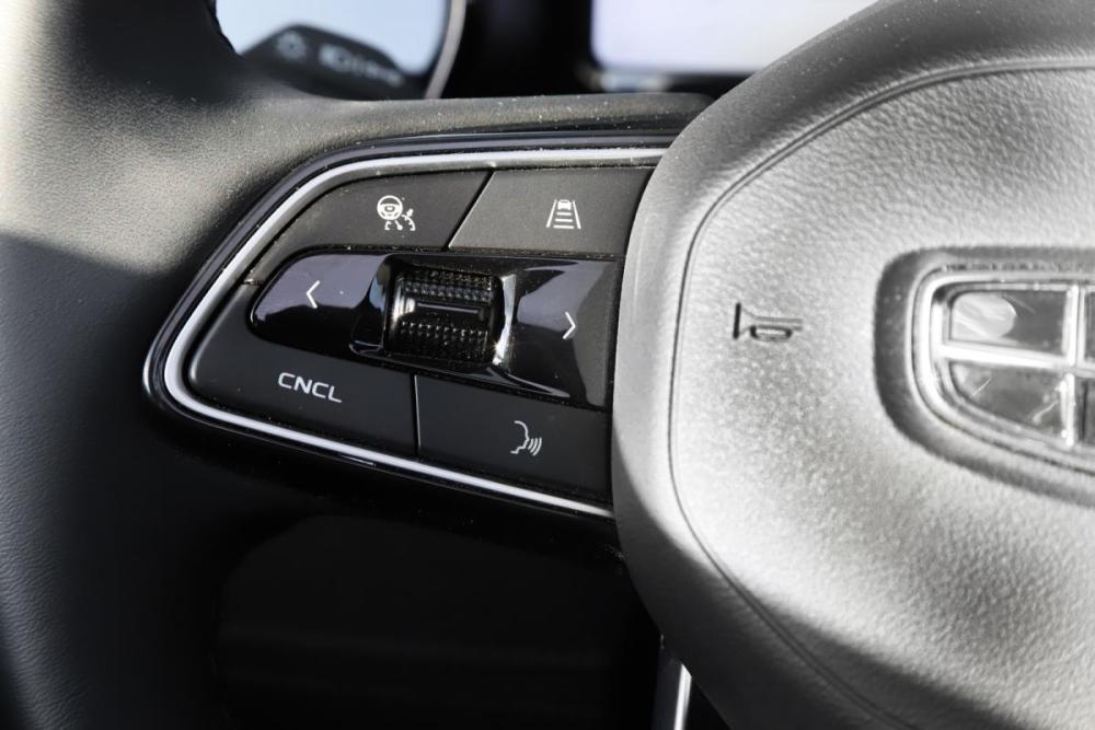 Geely Monjaro I Москва  - изображение 17