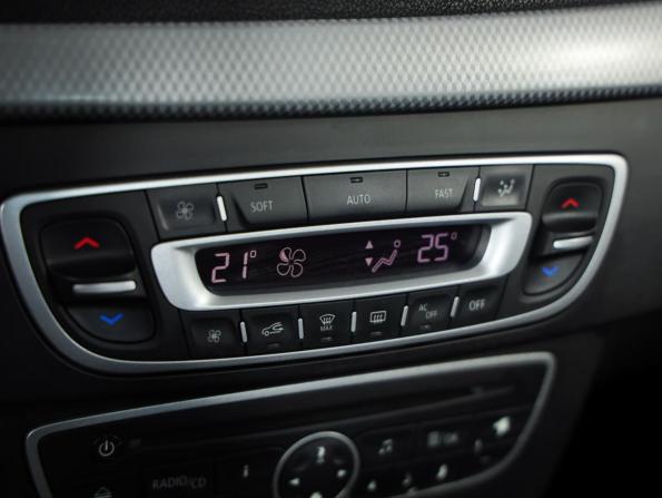 Renault Fluence I с пробегом 2010 года, цена 779 000 рублей, 190236 км, седан, Автокод Объявления