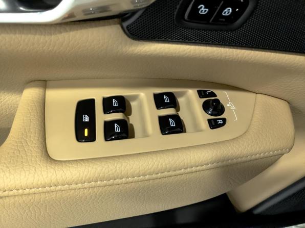 Volvo S90 II с пробегом 2019 года, цена 3 365 000 рублей, 88345 км, седан, Автокод Объявления