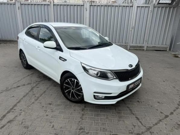 Kia Rio III Рестайлинг с пробегом 2015 года, цена 575 000 рублей, 350861 км, седан, Автокод Объявления