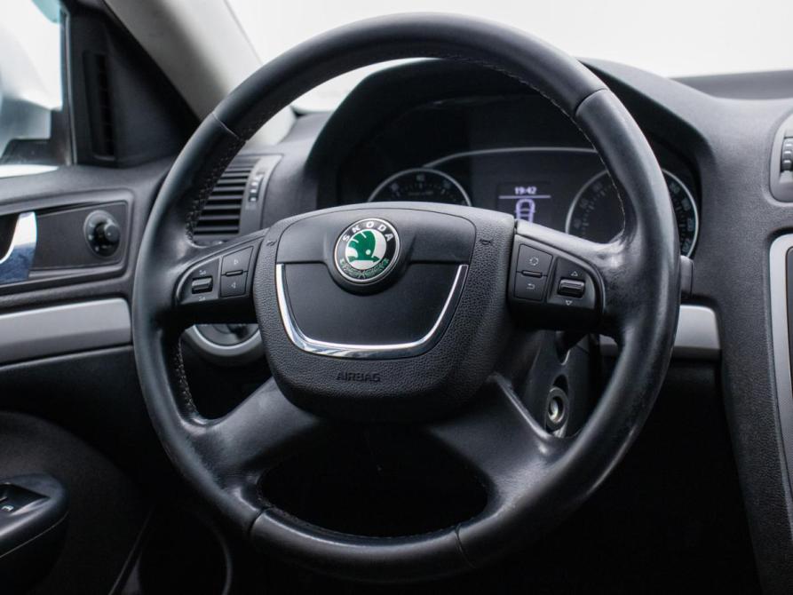 Skoda Octavia II (A5) Рестайлинг Москва  - изображение 14