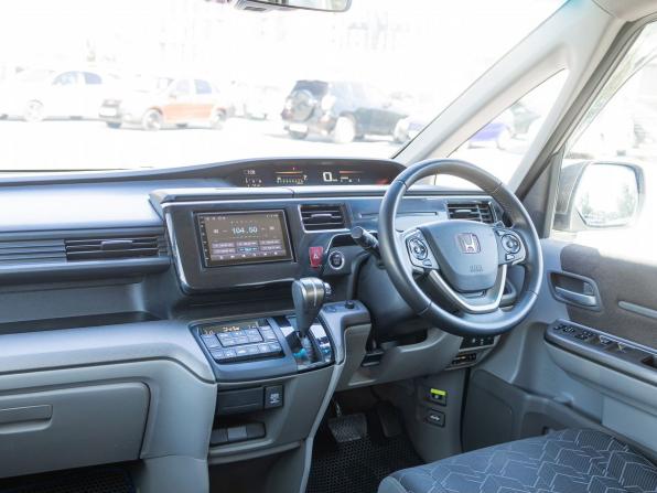 Honda Stepwgn V Рестайлинг с пробегом 2020 года, цена 2 299 000 рублей, 196251 км, минивэн, Автокод Объявления