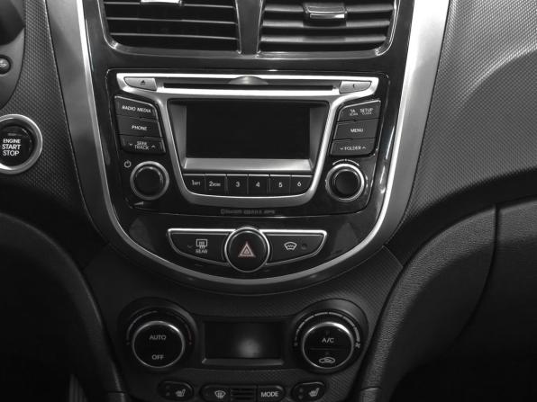 Hyundai Solaris I Рестайлинг с пробегом 2014 года, цена 1 049 900 рублей, 162000 км, седан, Автокод Объявления
