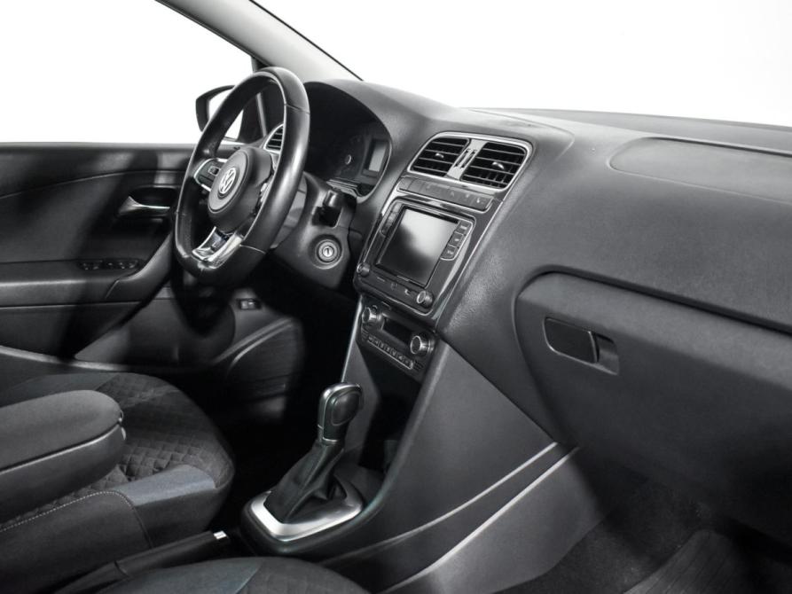 Volkswagen Polo V Рестайлинг Санкт-Петербург  - изображение 14